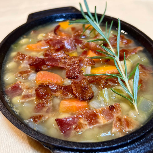 Soupe aux pois jaunes réconfortante avec bacon